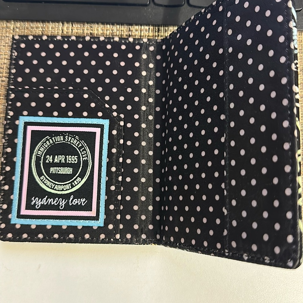 Sydney Love Passport holder/wallet NWOT